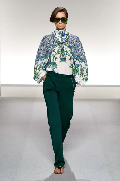 Look 13